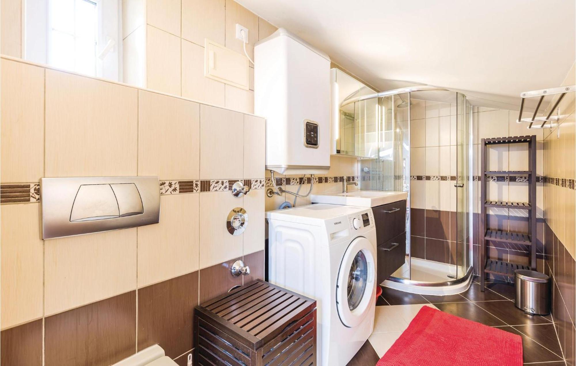 Apartman Beautiful In With Kitchen *